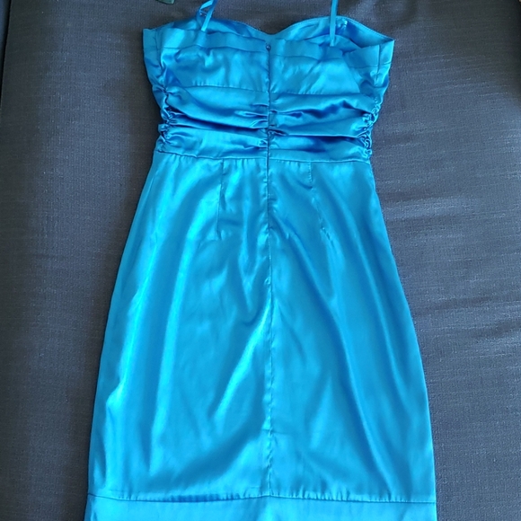 Le Chateau cocktail dress 👗 - Picture 4 of 4